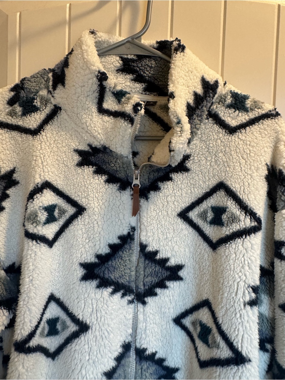 jason maxwell White Sherpa Zip Jacket with Black & Gray Aztec Pattern